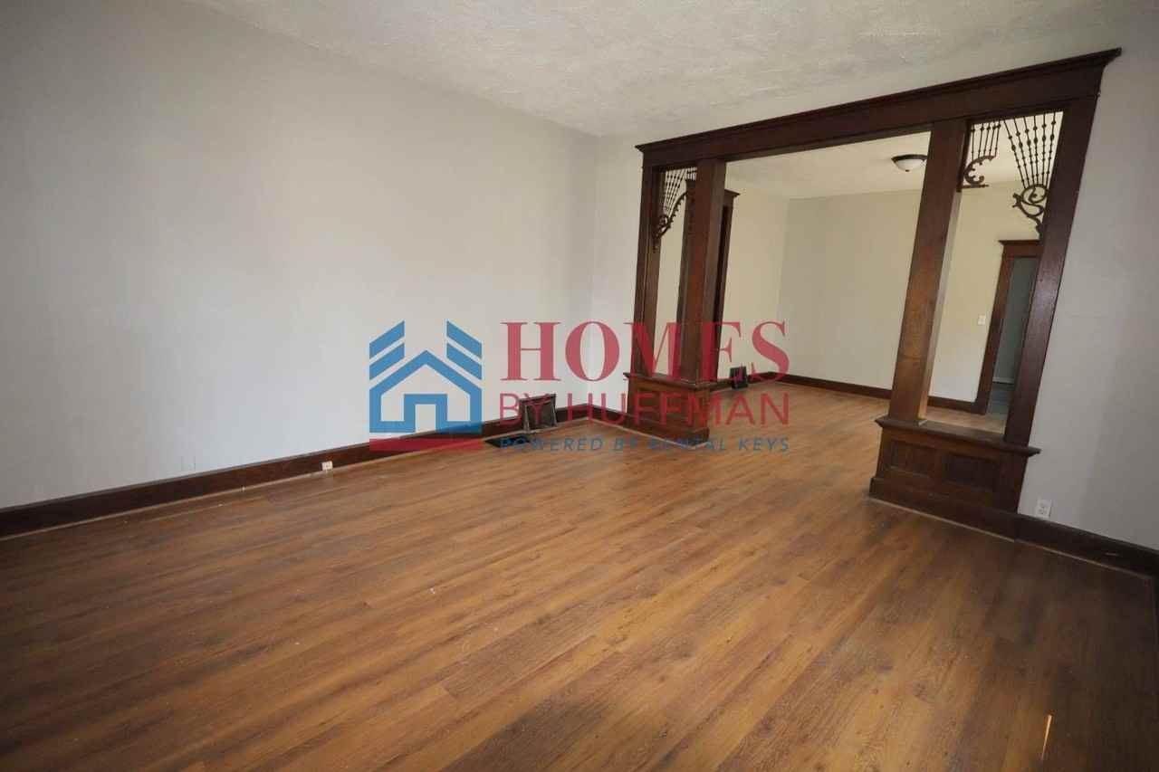 610 E Gum St - Photo 5 of 25