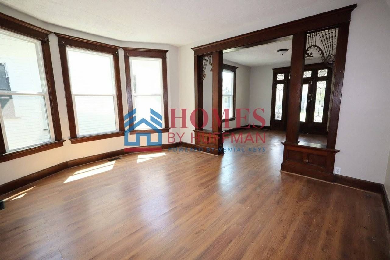 610 E Gum St - Photo 6 of 25