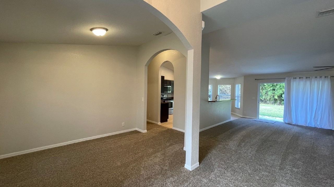 517 Sw Paar Dr - Photo 5 of 21