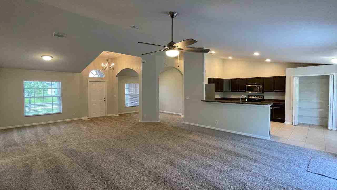 517 Sw Paar Dr - Photo 7 of 21