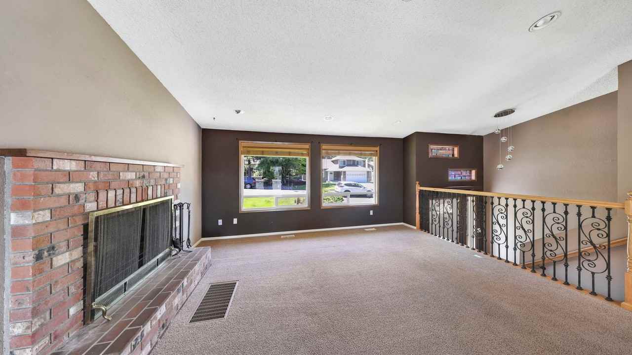 6127 Parkside Dr - Photo 2 of 19