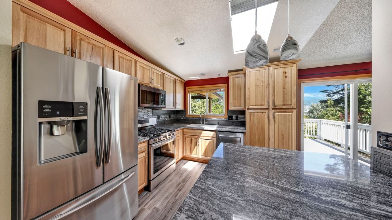 6127 Parkside Dr - Photo 3 of 19