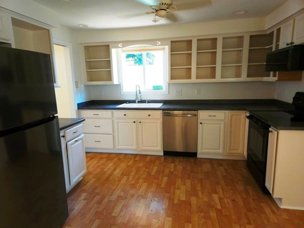 5536 Cottonwood Ct S - Photo 2 of 30