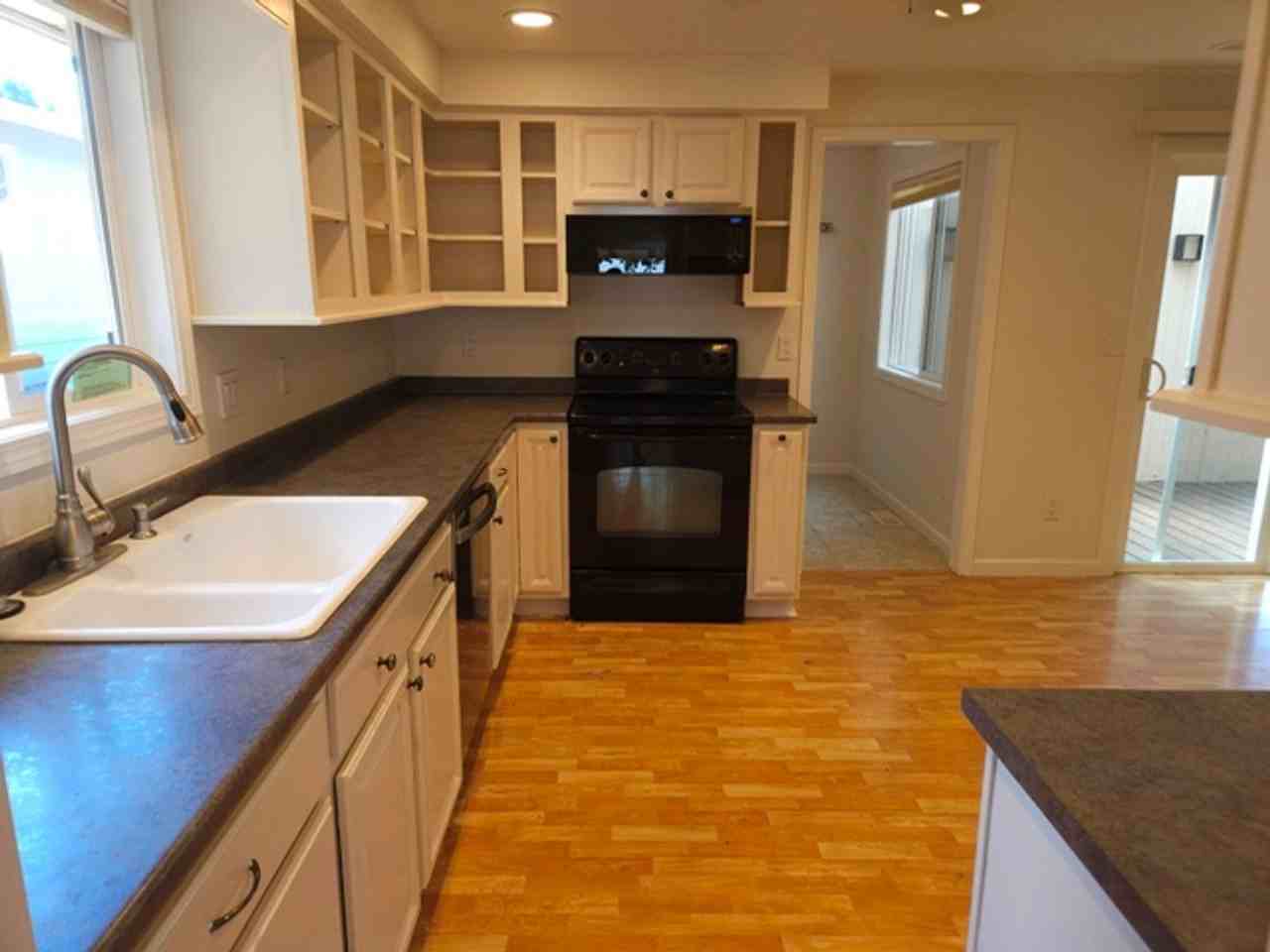 5536 Cottonwood Ct S - Photo 3 of 30