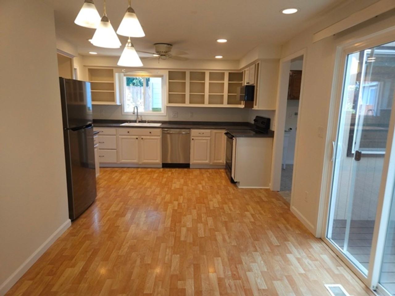 5536 Cottonwood Ct S - Photo 4 of 30
