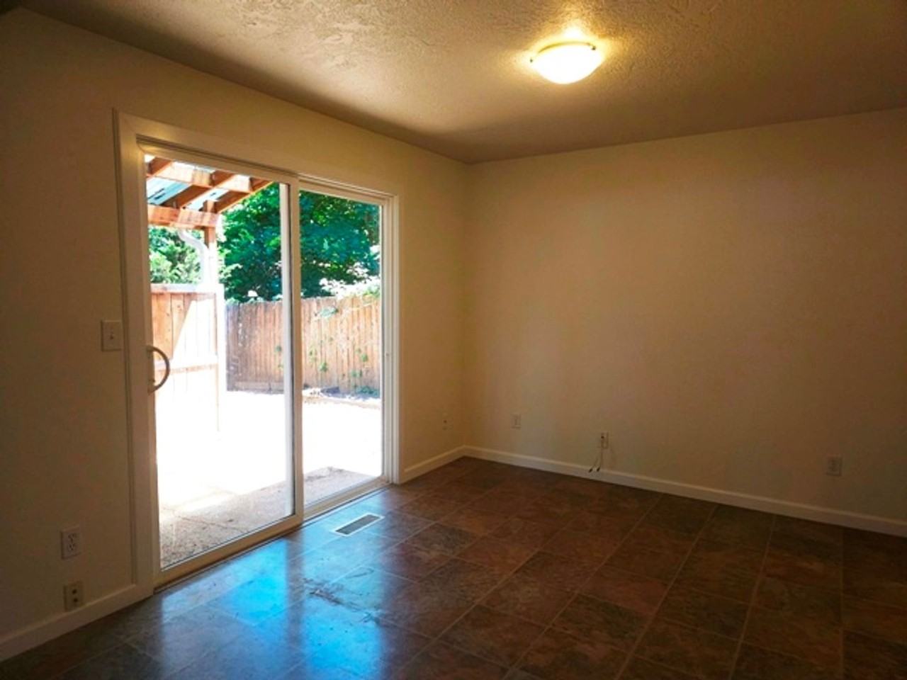 5536 Cottonwood Ct S - Photo 5 of 30
