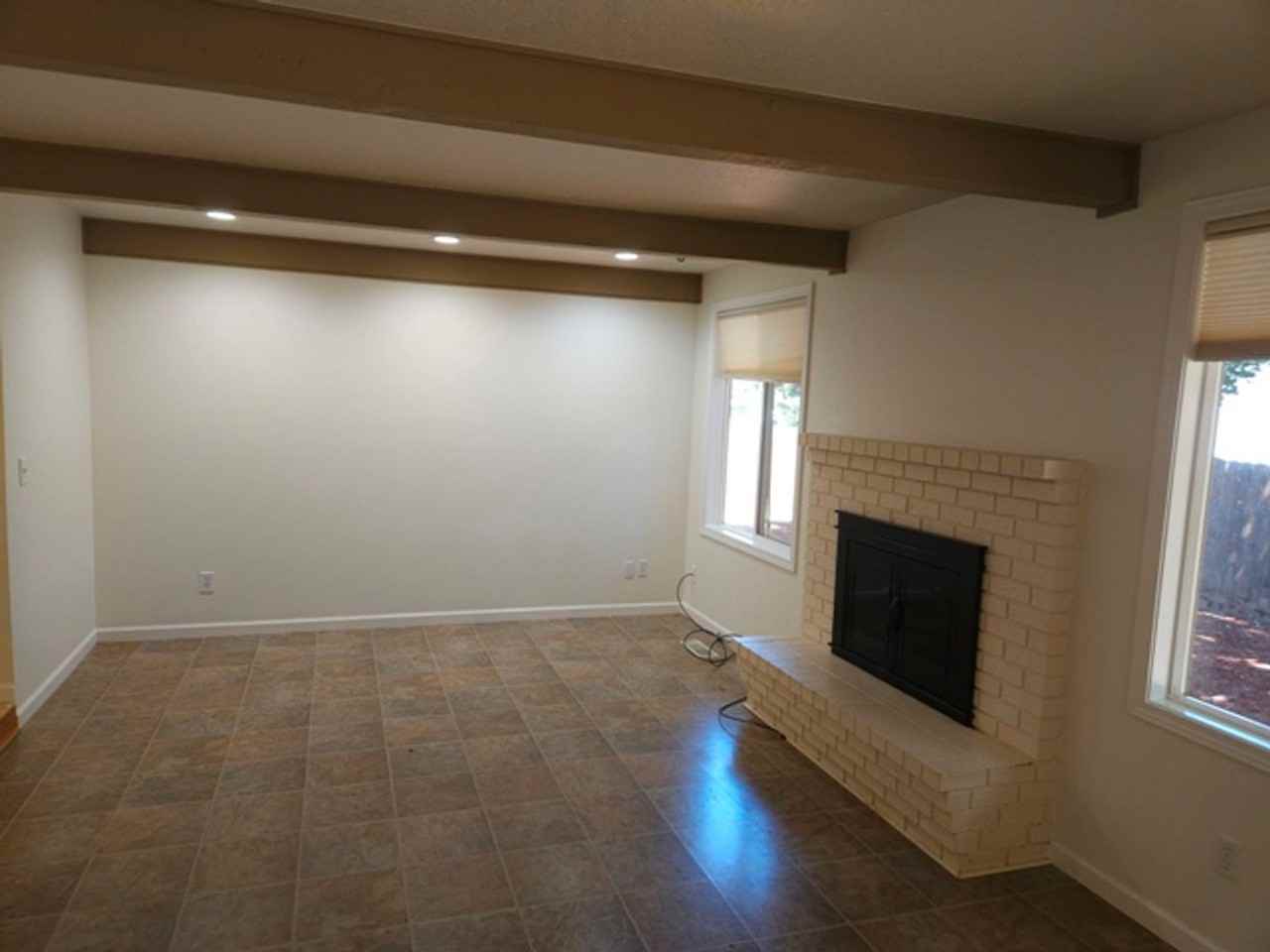 5536 Cottonwood Ct S - Photo 7 of 30