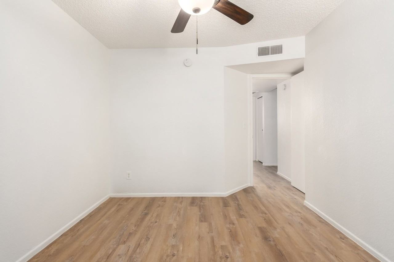 The Maverick East Apartments - Photo 4 of 40