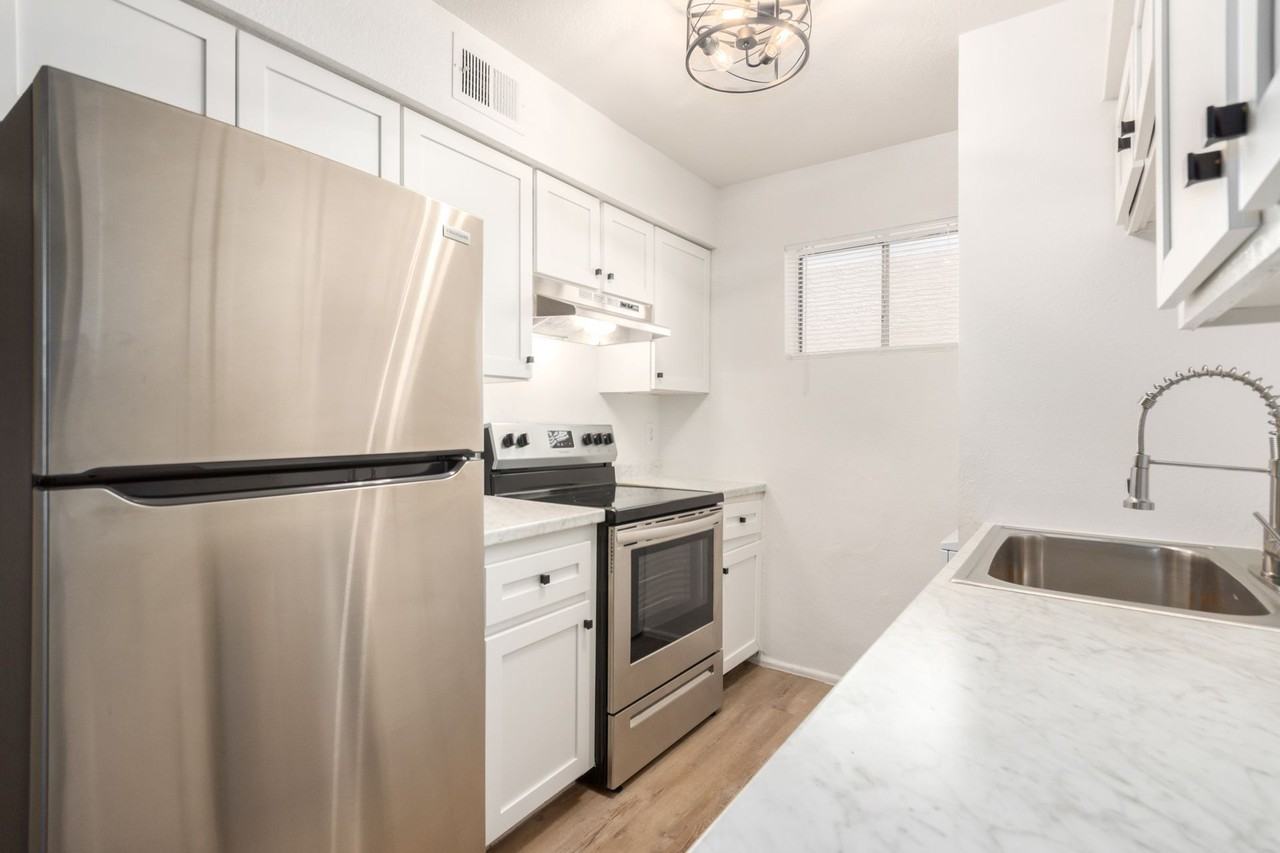 The Maverick East Apartments - Photo 7 of 40