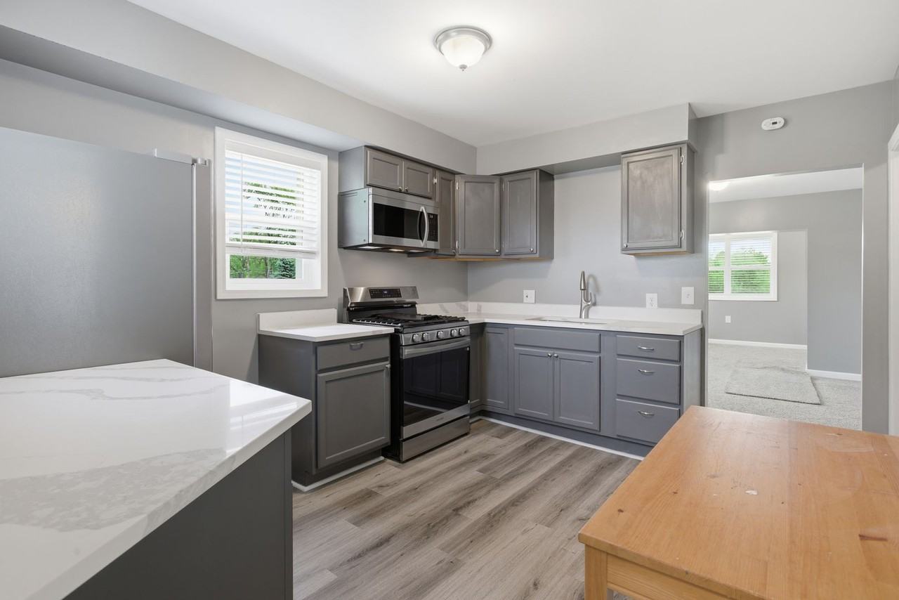 23060 Bernard St - Photo 2 of 40