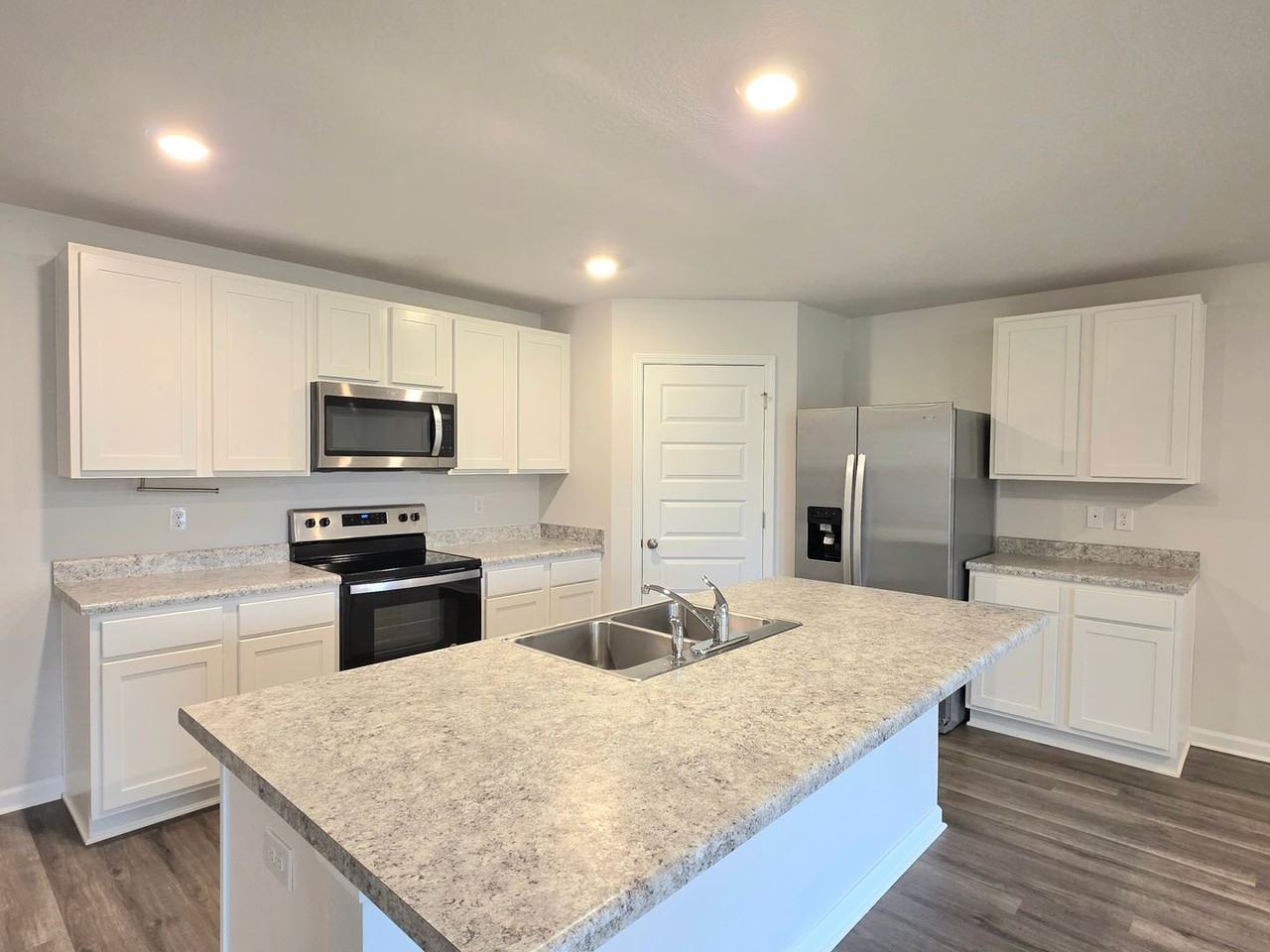 4389 Tiger Oak Ct - Photo 5 of 20
