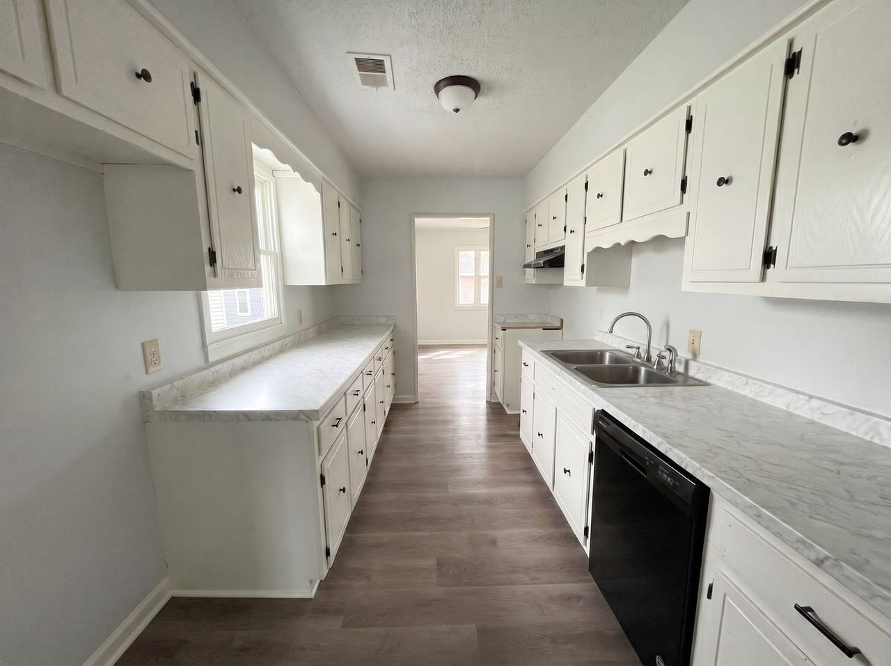 854 Carrolton Rd - Photo 2 of 13