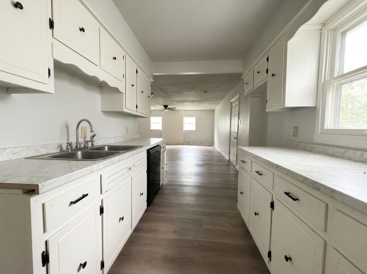 854 Carrolton Rd - Photo 3 of 13
