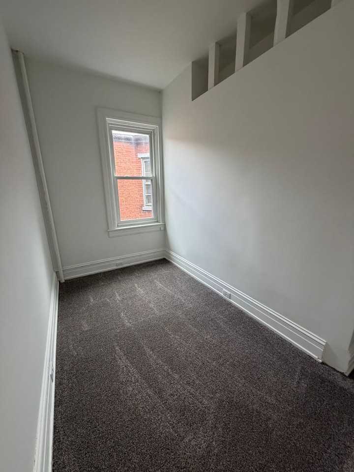 110 Beaver St - Photo 5 of 25