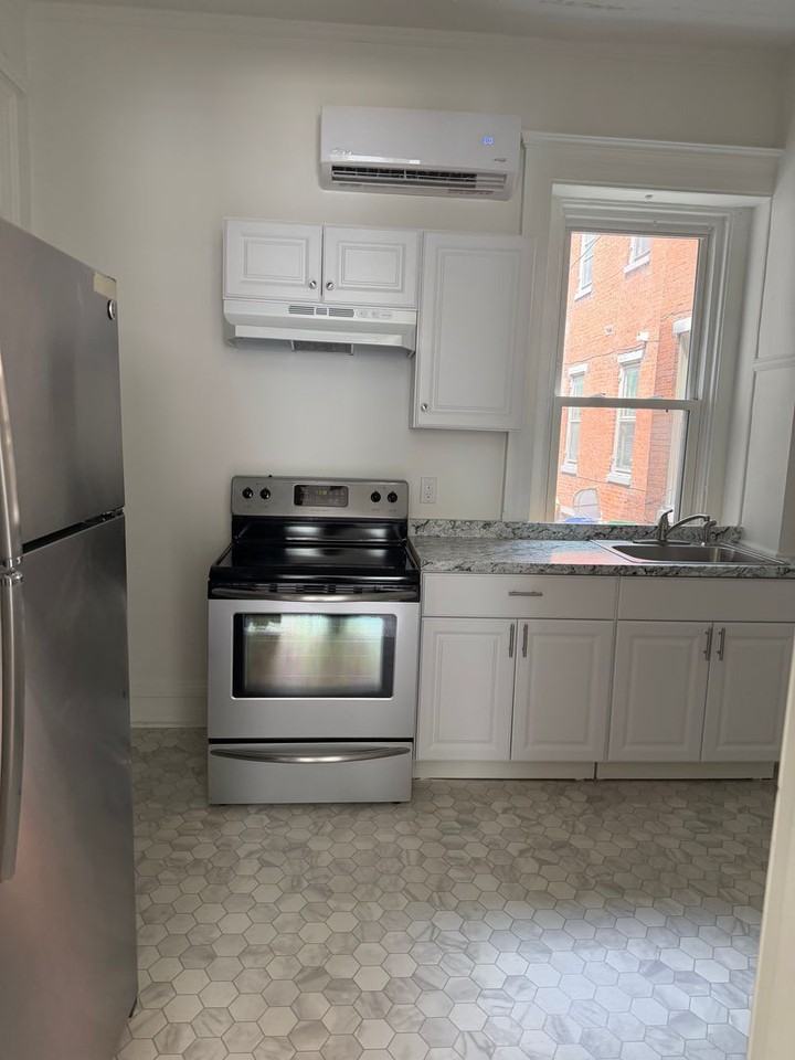 110 Beaver St - Photo 4 of 27