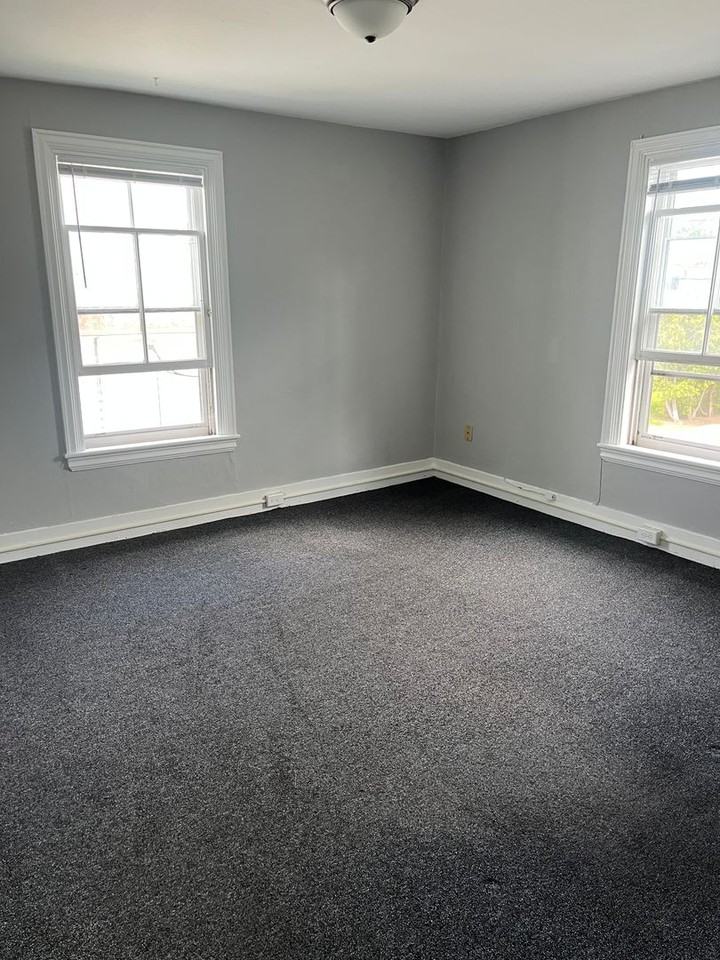 39 Loomis St - Photo 4 of 15