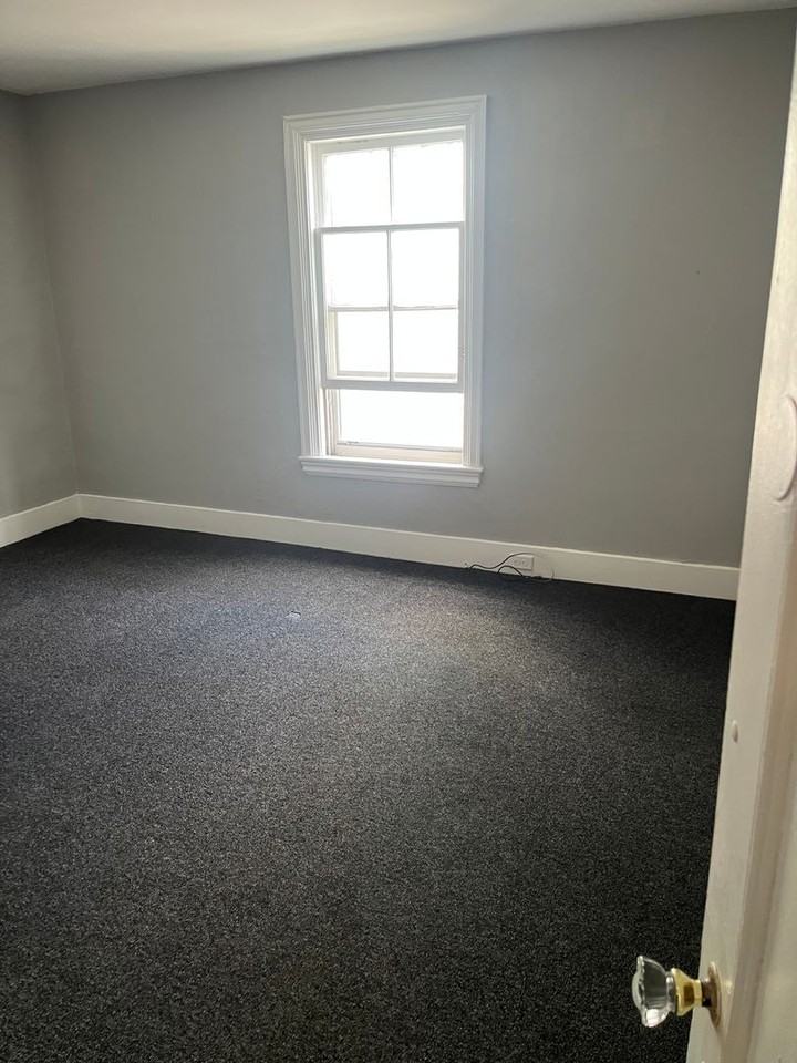 39 Loomis St - Photo 6 of 15