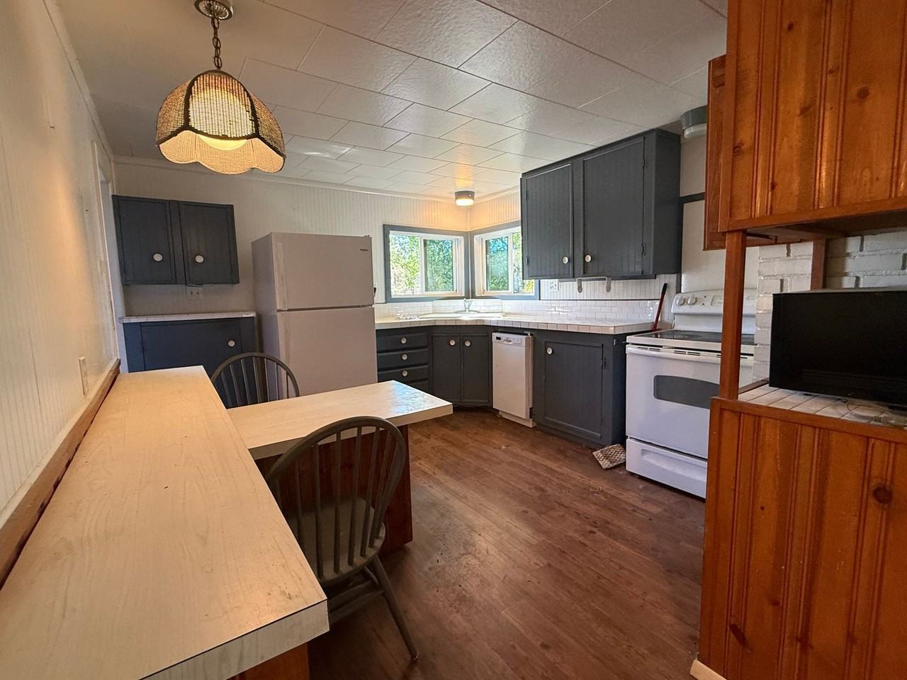 52220 Huntington Rd - Photo 5 of 14