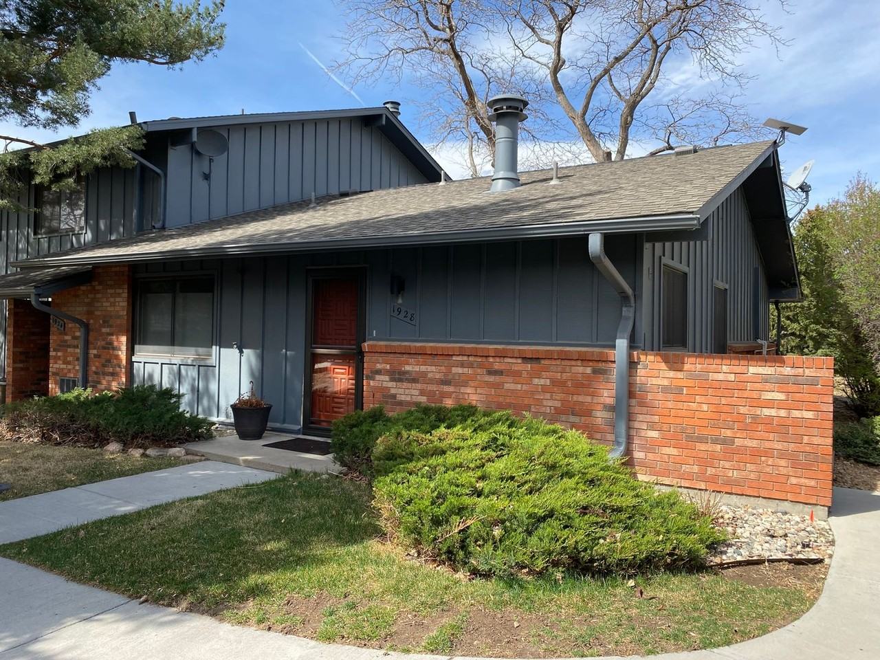 1928 Adriel Ct - Photo 2 of 21