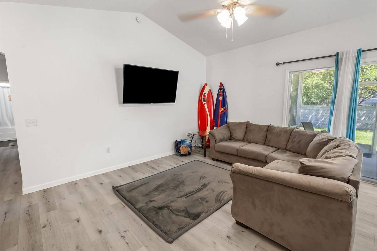 217 Antigua Pl - Photo 7 of 39