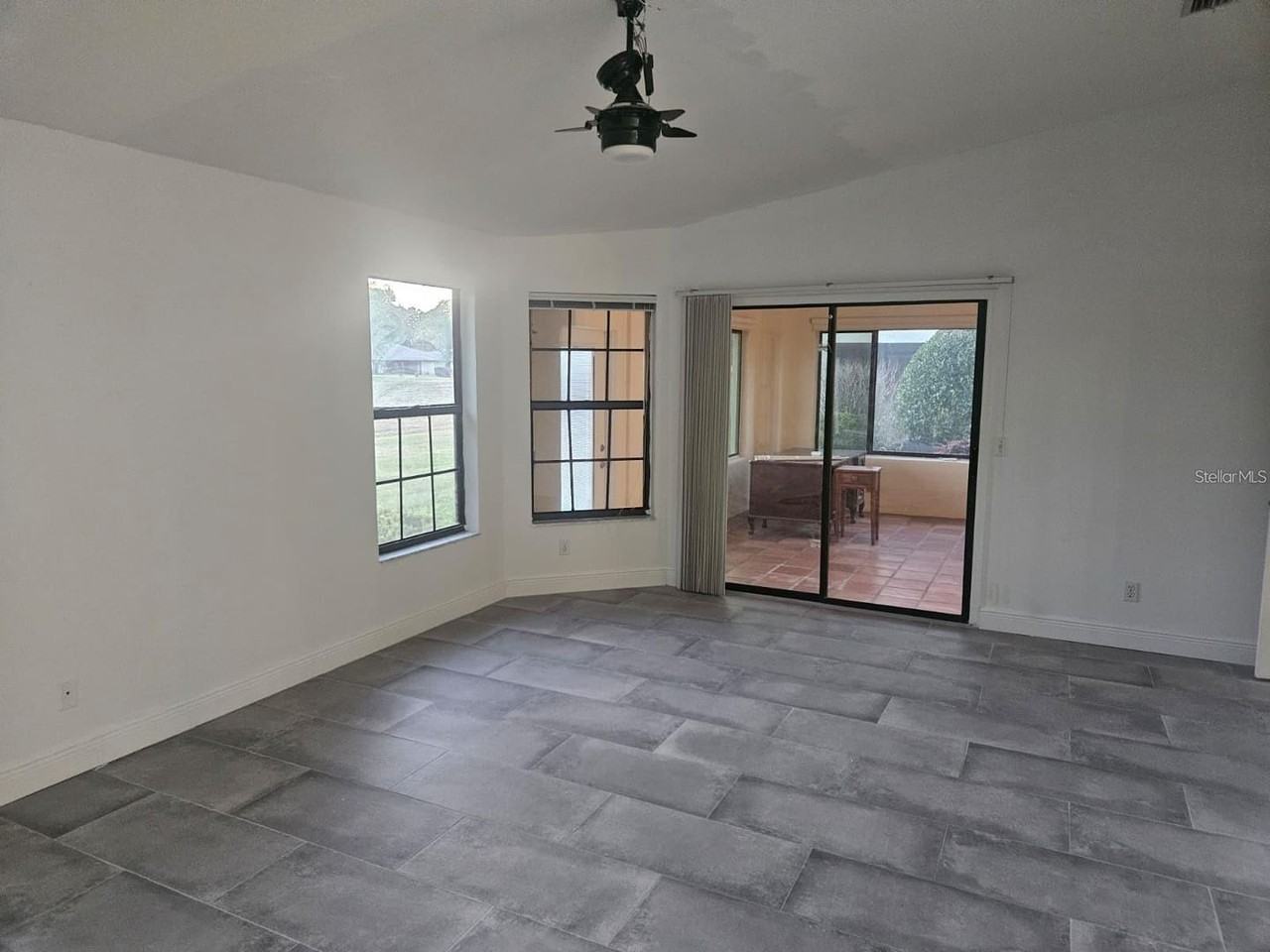 123 Coventry Ln - Photo 6 of 15
