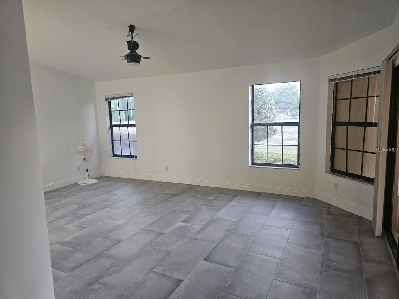123 Coventry Ln - Photo 7 of 15