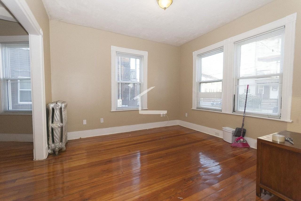 10 Haskell St - Photo 6 of 12
