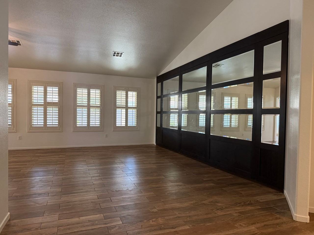 2209 Sexton Ave - Photo 2 of 22