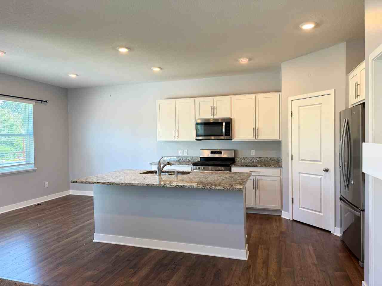 13144 Zachary Ln N - Photo 5 of 32