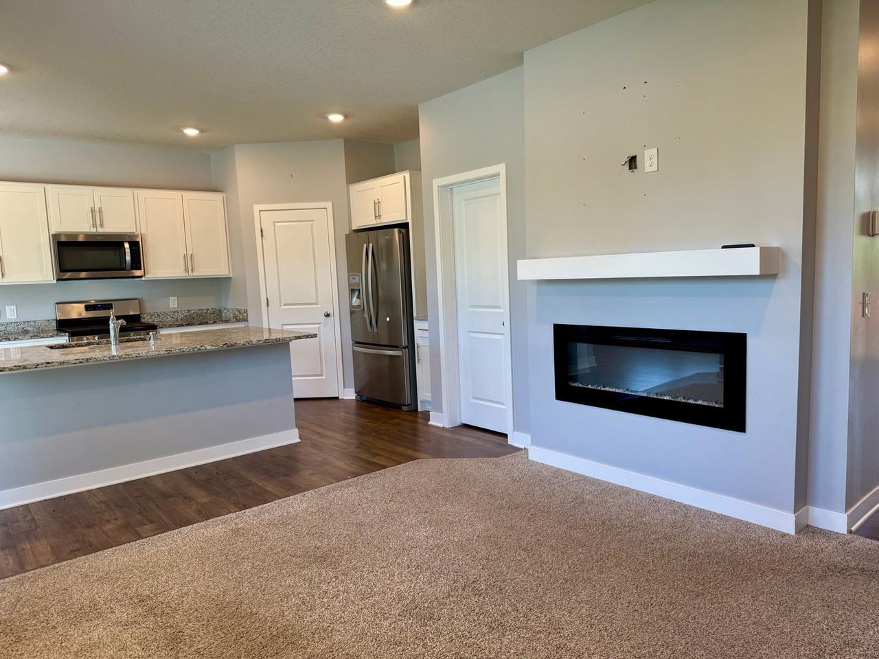 13144 Zachary Ln N - Photo 6 of 32