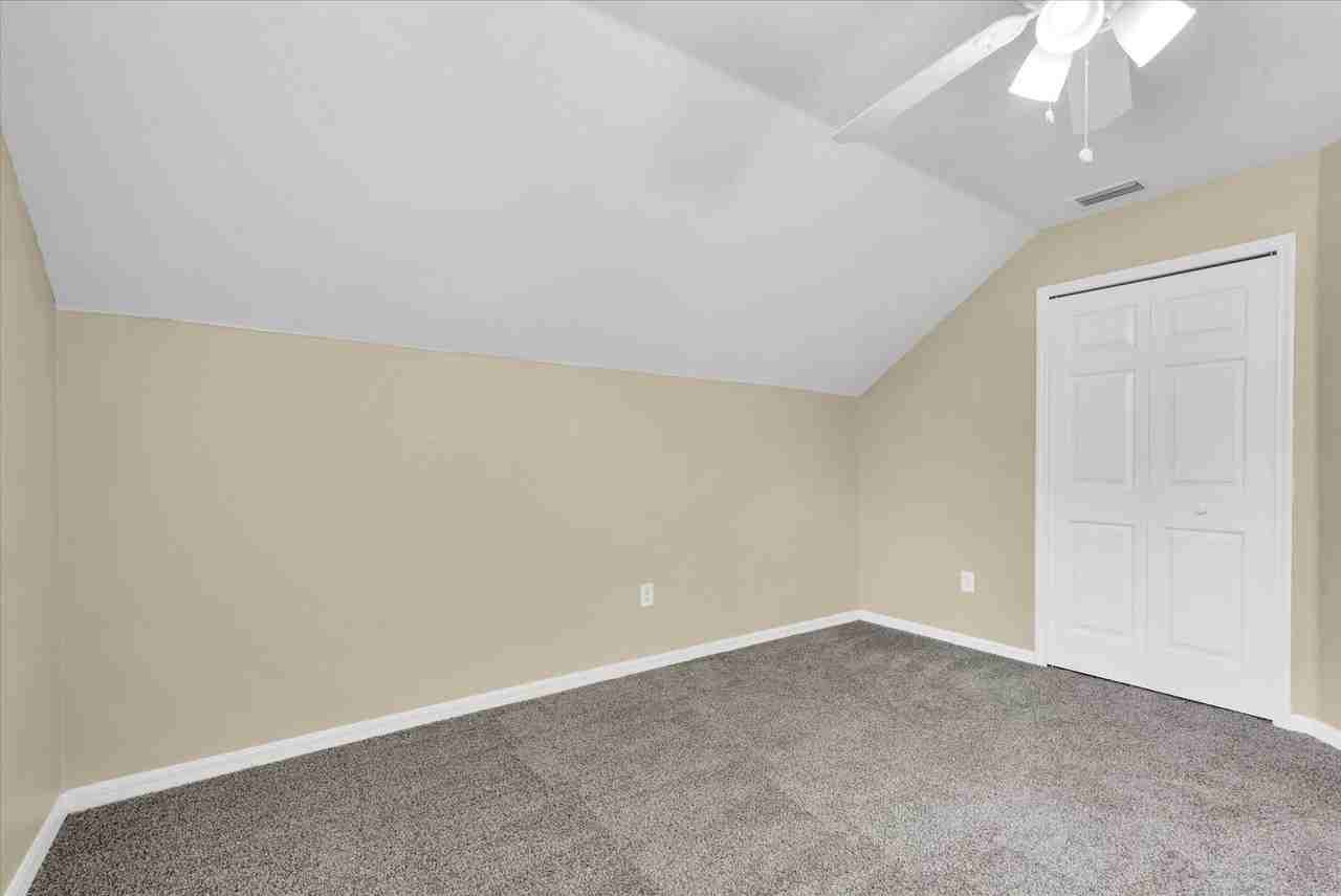 10825 Newbridge Dr - Photo 4 of 45