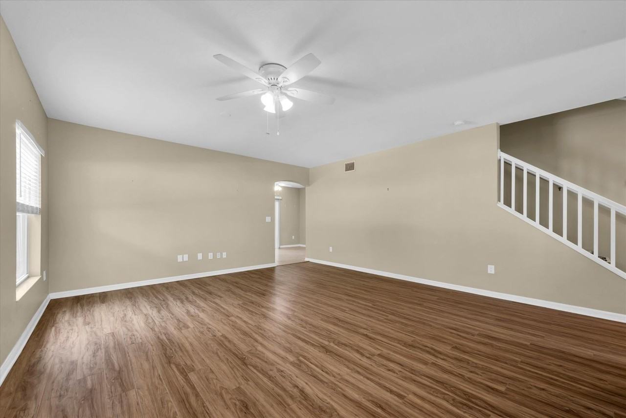 10825 Newbridge Dr - Photo 7 of 45