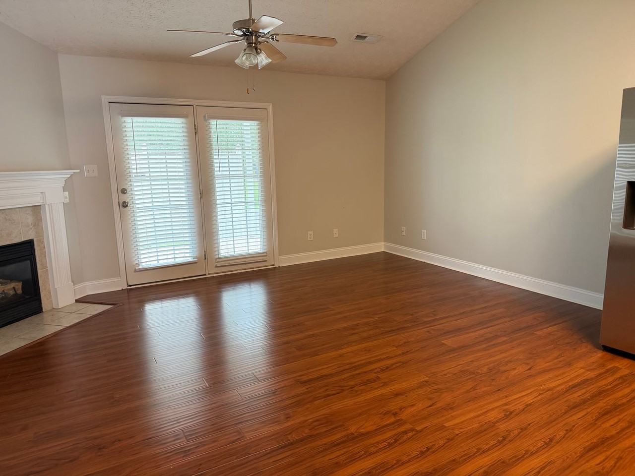 5704 Reece Way - Photo 4 of 12