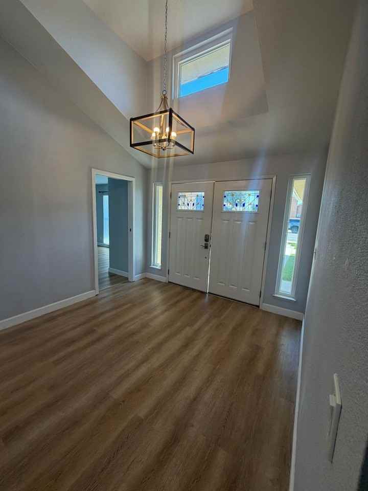 2568 Mayfair Ct - Photo 3 of 29