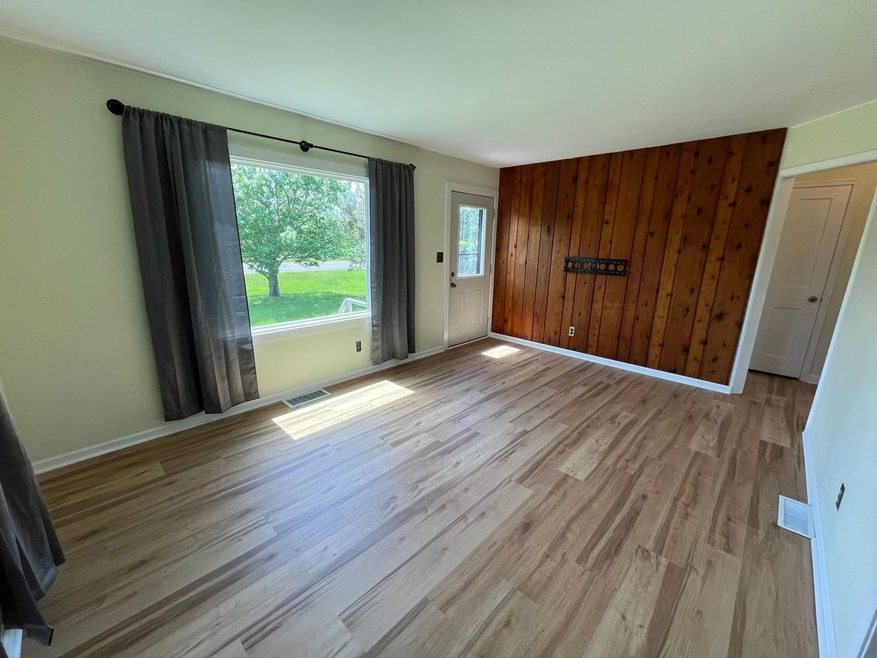 4691 Martin Rd - Photo 7 of 19