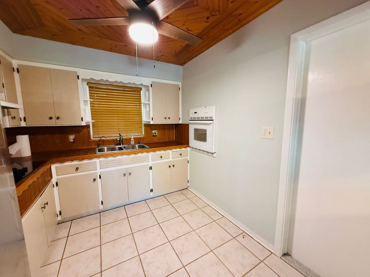 11537 63rd Ave - Photo 5 of 30