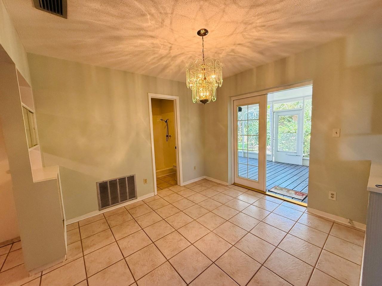 11537 63rd Ave - Photo 7 of 30