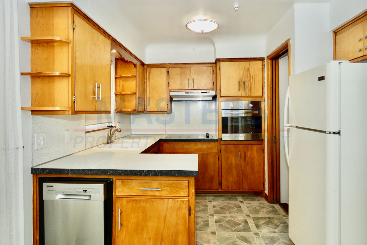 1028 Rosedale St - Photo 5 of 25