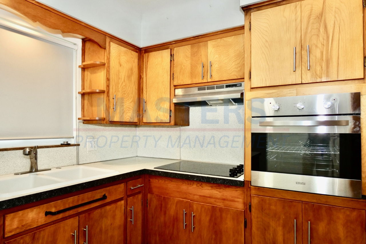 1028 Rosedale St - Photo 7 of 25