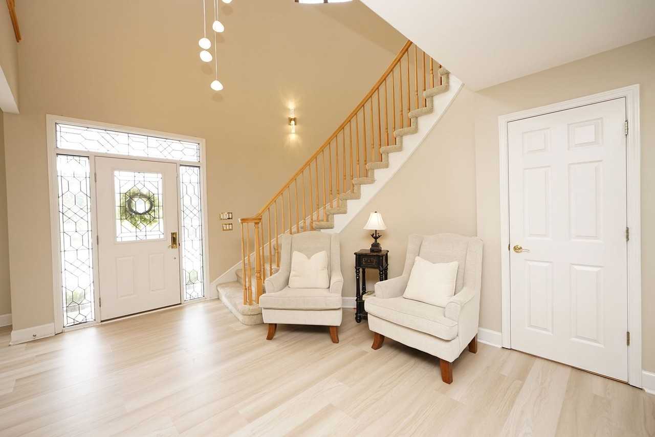 1534 Glenlake Cir - Photo 7 of 50