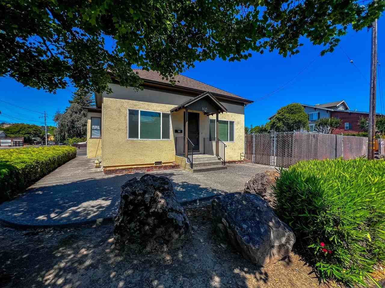 805 California Blvd - Photo 2 of 28