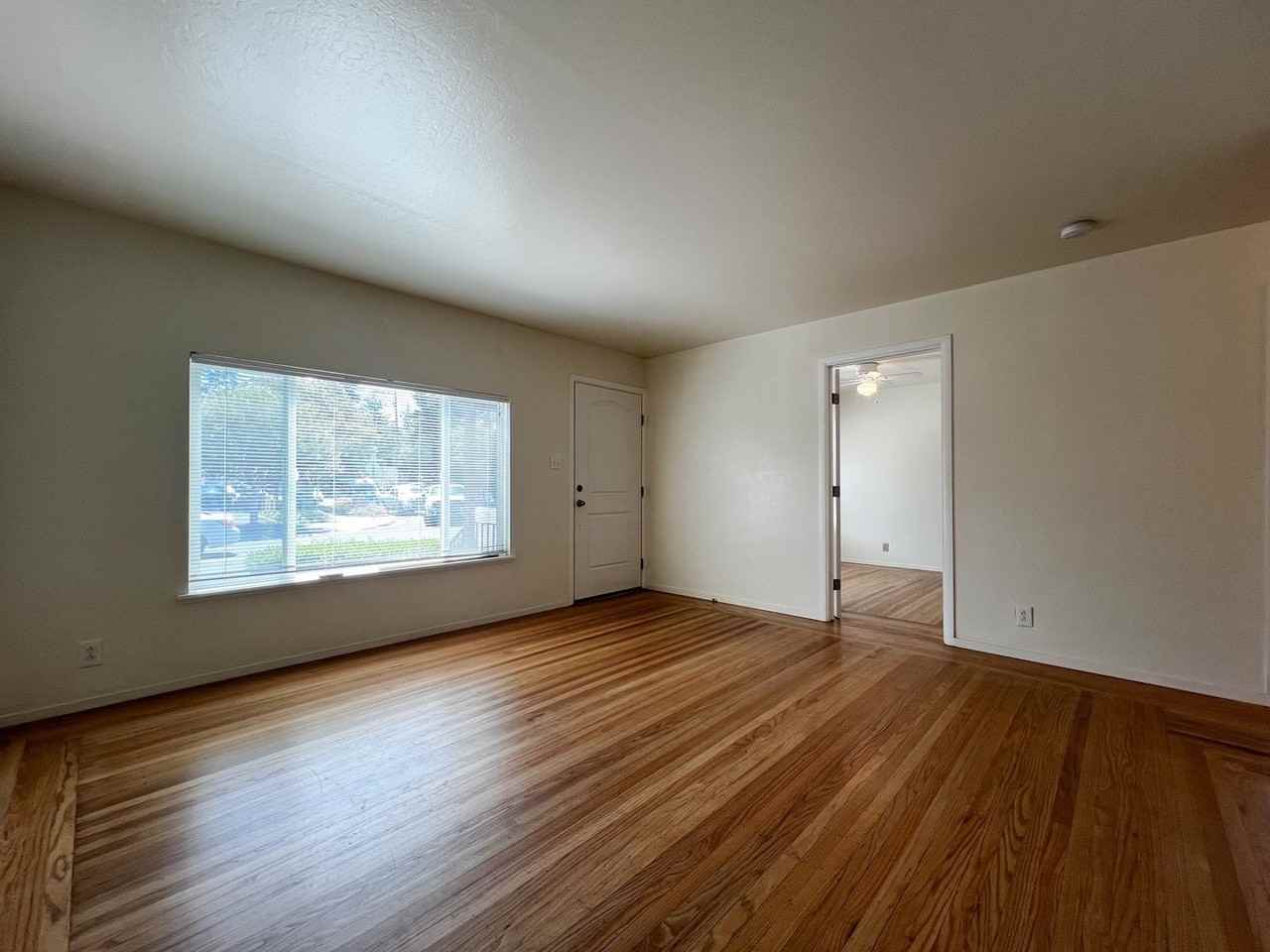 805 California Blvd - Photo 7 of 28