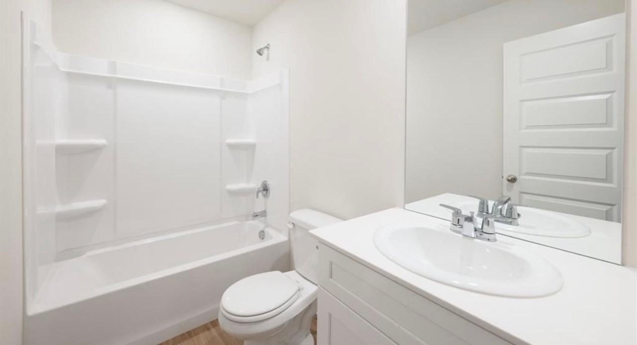 560 St Charles Pl - Photo 5 of 10