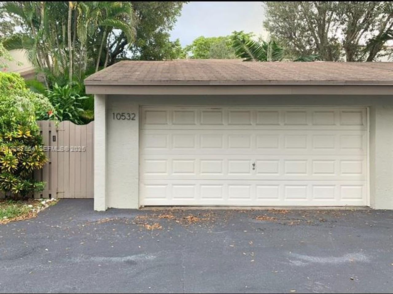 10532 Sw 112th Ave - Photo 2 of 10
