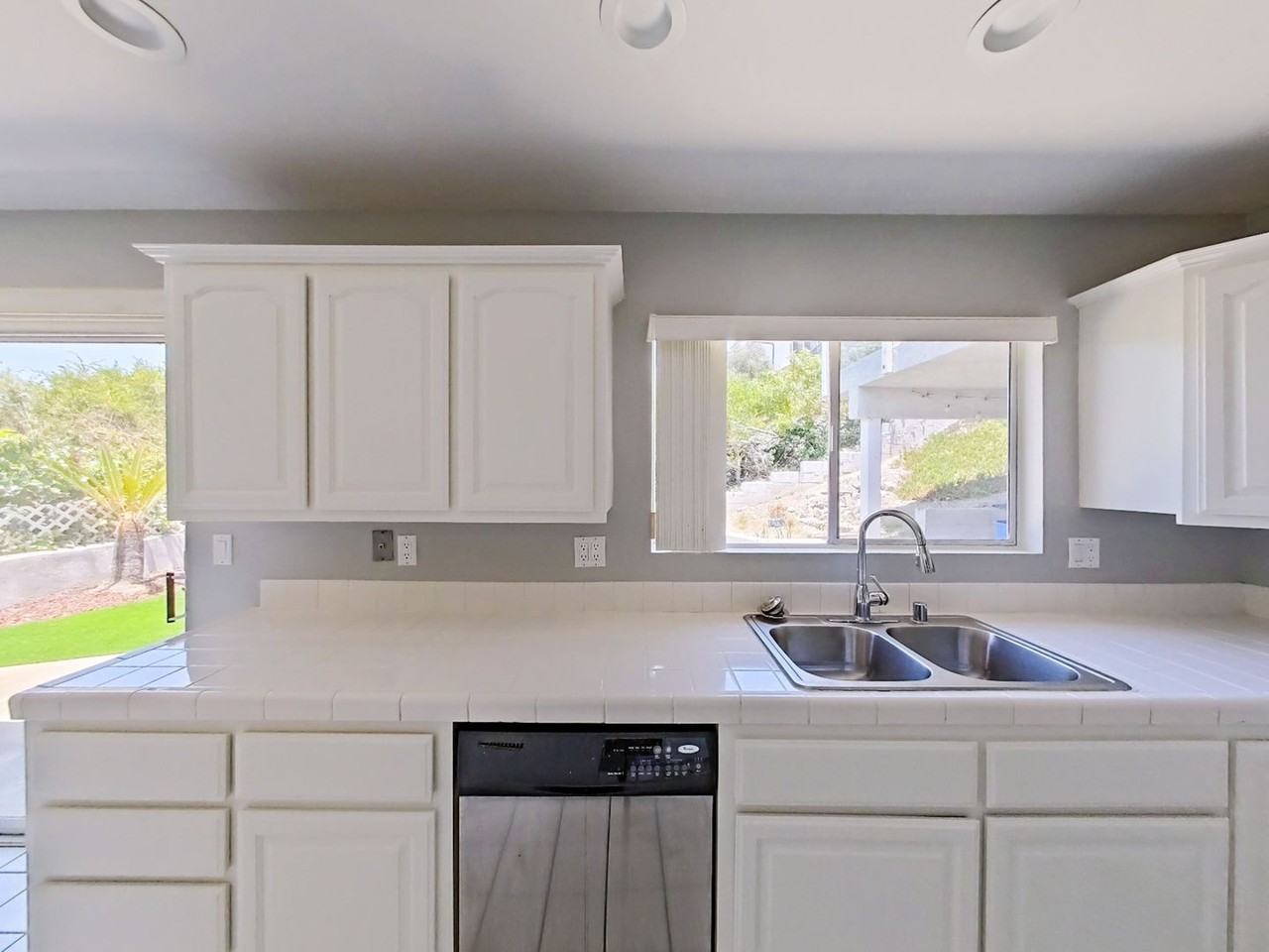 617 E Avenida San Juan - Photo 7 of 40