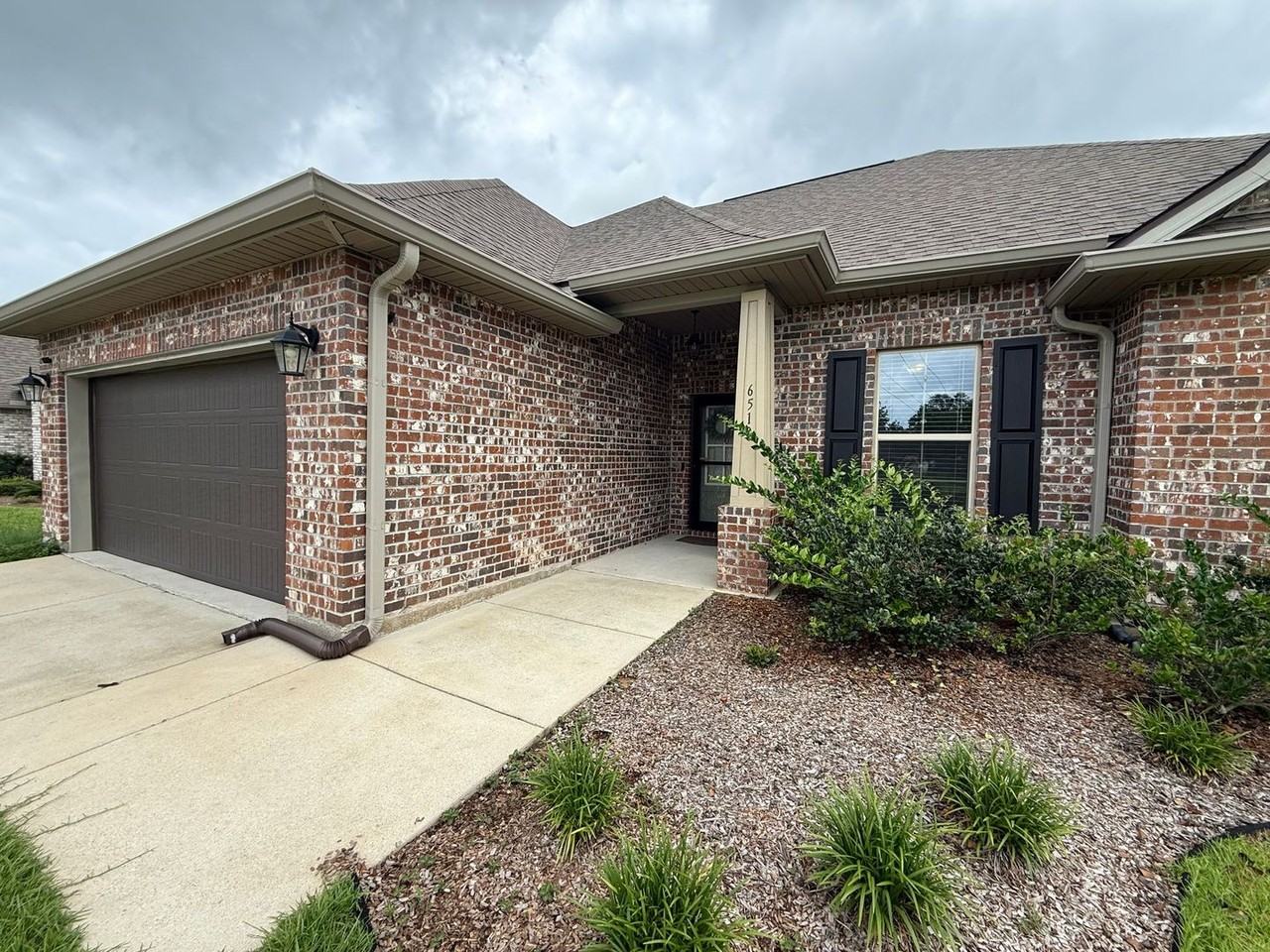 6510 Suwanee Rd - Photo 2 of 32