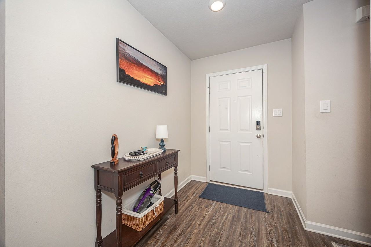 9125 Bellewood Dr - Photo 4 of 50