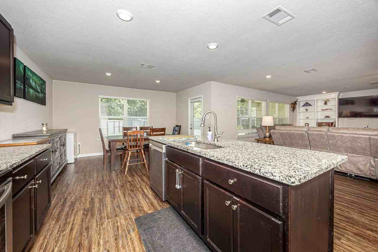 9125 Bellewood Dr - Photo 5 of 50