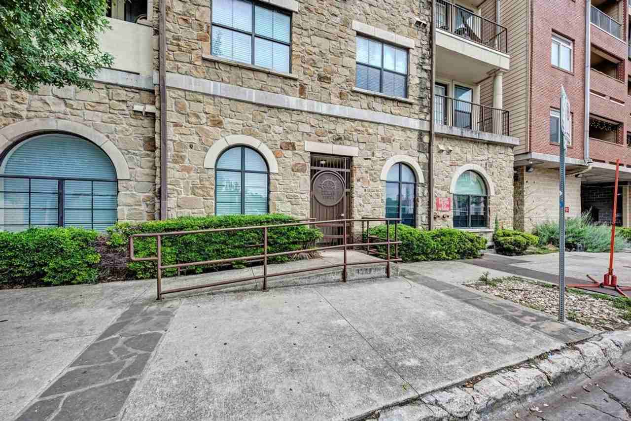 2505 San Gabriel St #403 - Photo 6 of 11