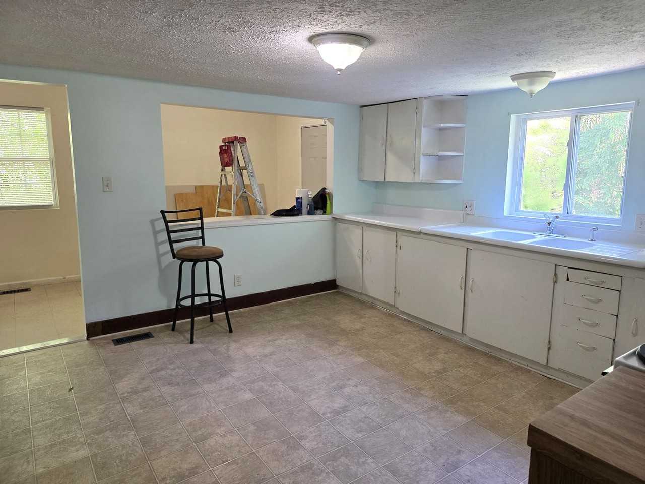 122 Rolling Hill Dr - Photo 6 of 12